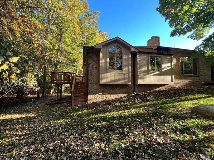 5873 Lockwood, West Bloomfield, MI 48322 - #2