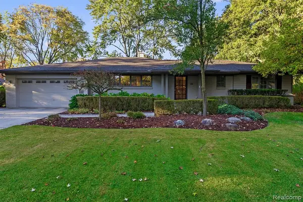 636 Westbourne, Bloomfield Hills, MI 48301