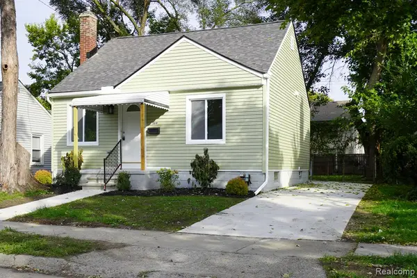569 E Coy, Hazel Park, MI 48030