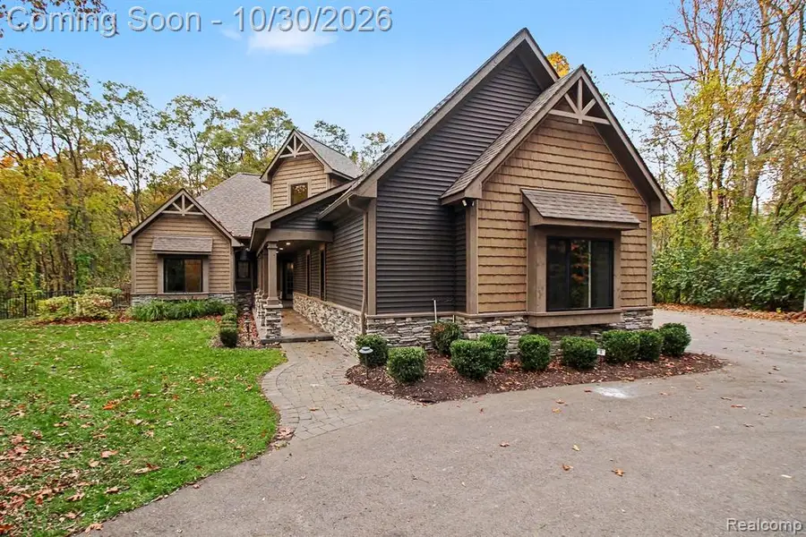 822 Grange Hall, Ortonville, MI 48462 - #2