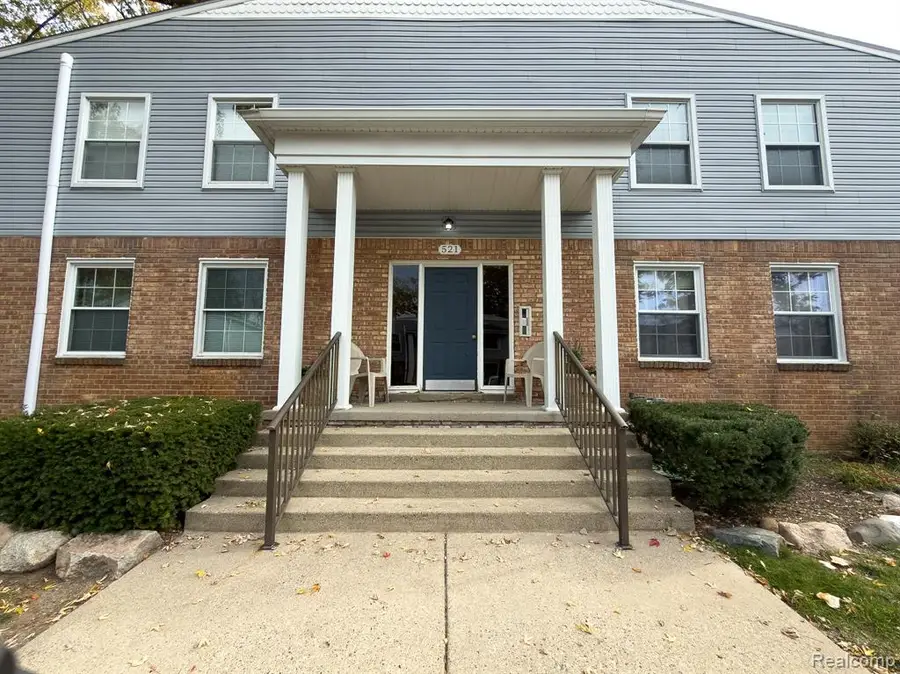521 E University #805, Rochester, MI 48307 - #2