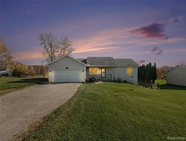 6005 River Rock, Fowlerville, MI 48836