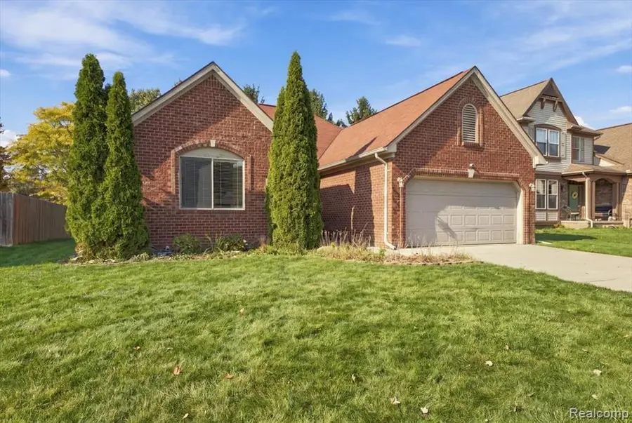 38335 Maple, Clinton Township, MI 48038 - #3