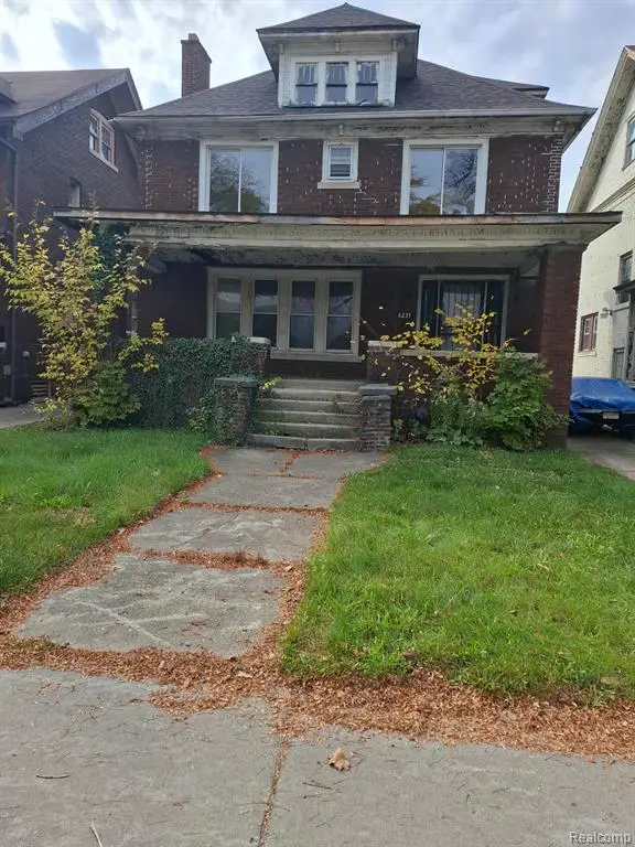 8235 Dexter, Detroit, MI 48206