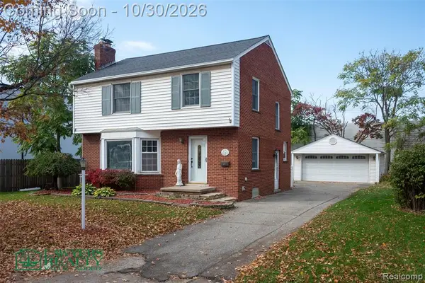 8125 Mackay, Utica, MI 48317