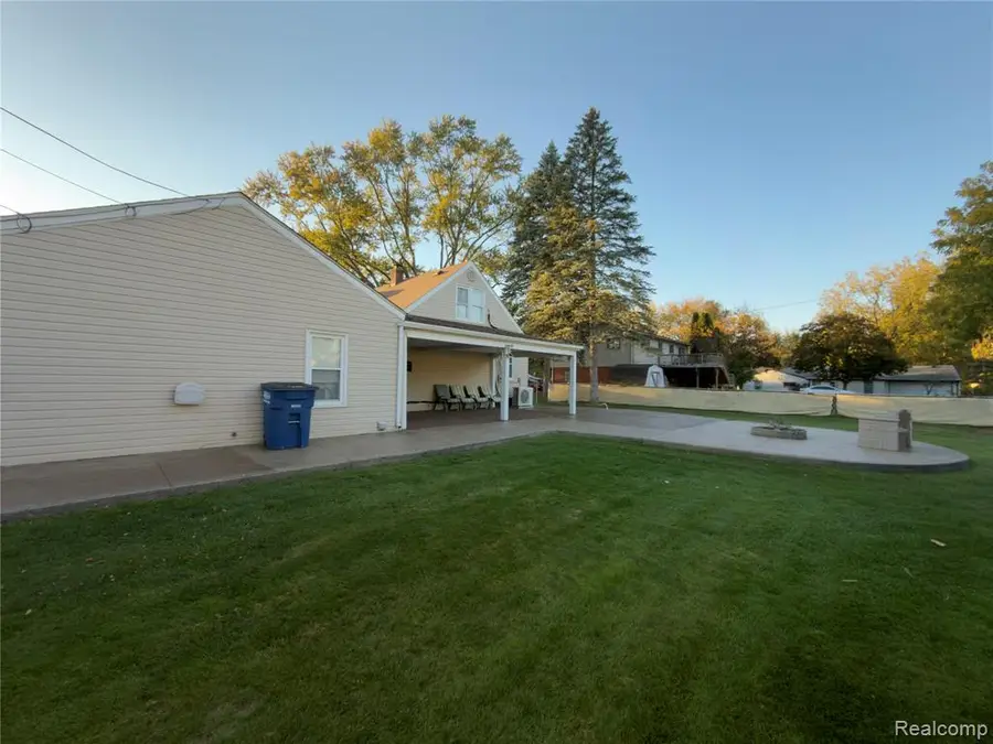 7560 Gilman, Westland, MI 48185 - #3