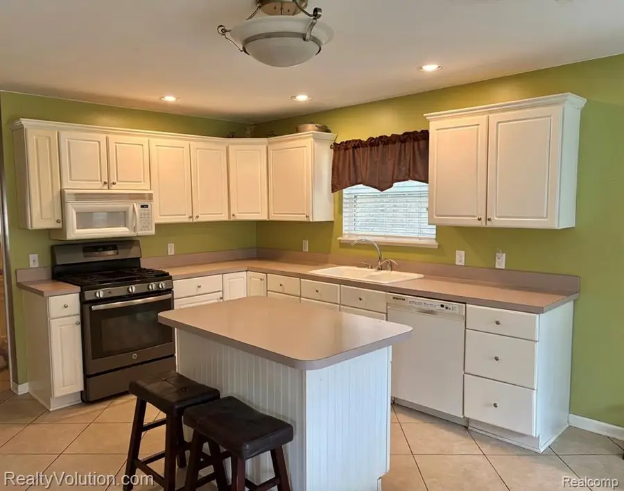 2612 Cornell, Lapeer, MI 48446 - #3
