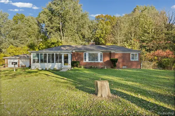 25813 Karr, Belleville, MI 48111