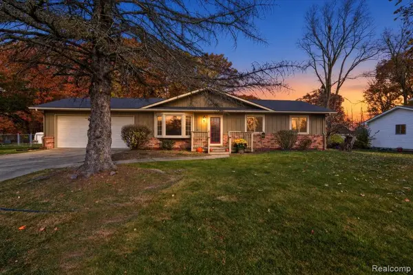 5577 Copley Square, Grand Blanc, MI 48439