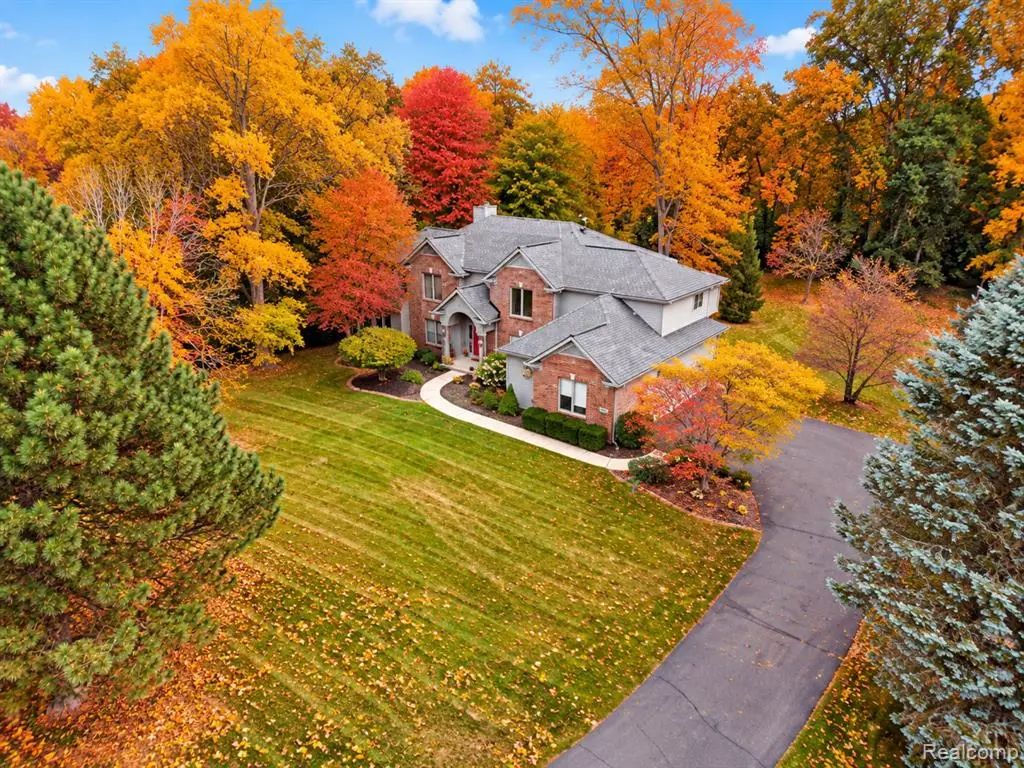 8805 Pebble Creek, Pinckney, MI 48169 - #1