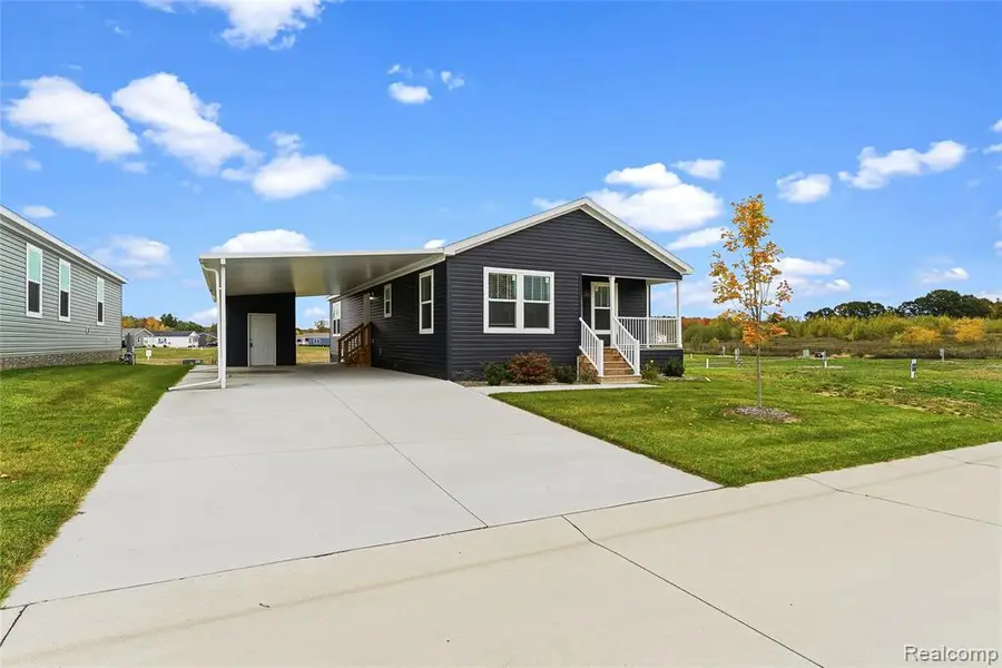 2793 Tradewinds Ct., Lapeer, MI 48446 - #3