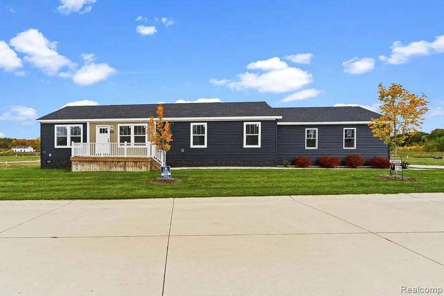 2785 Tradewinds Ct., Lapeer, MI 48446 - #2