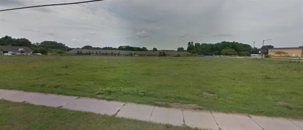 421 E 32nd, Holland, MI 49423