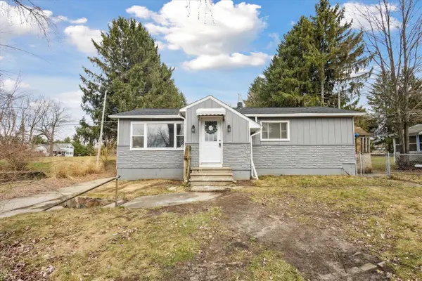 9470 Peck, Greenville, MI 48838