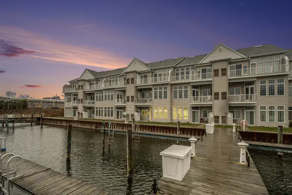 2411 Lake #43, North Muskegon, MI 49445