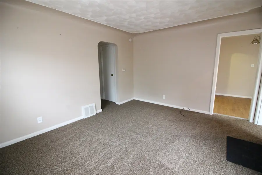 20253 Washtenaw, Harper Woods, MI 48225 - #3
