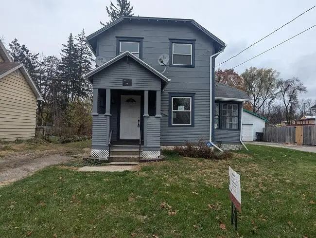 216 W Clark, Jackson, MI 49203 - #1