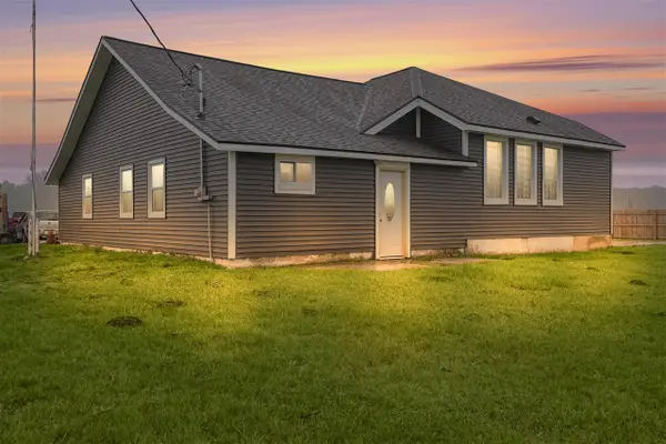7564 13 Mile, Rockford, MI 49341