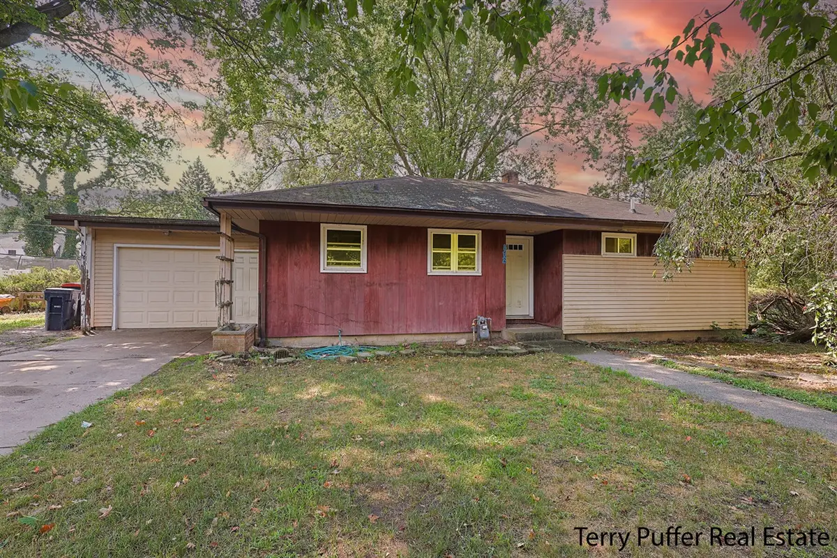 172 E 25th, Holland, MI 49423 - #1