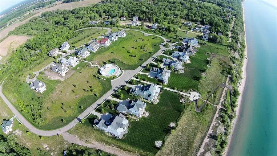 688 Waters Edge, South Haven, MI 49090 - Image #2