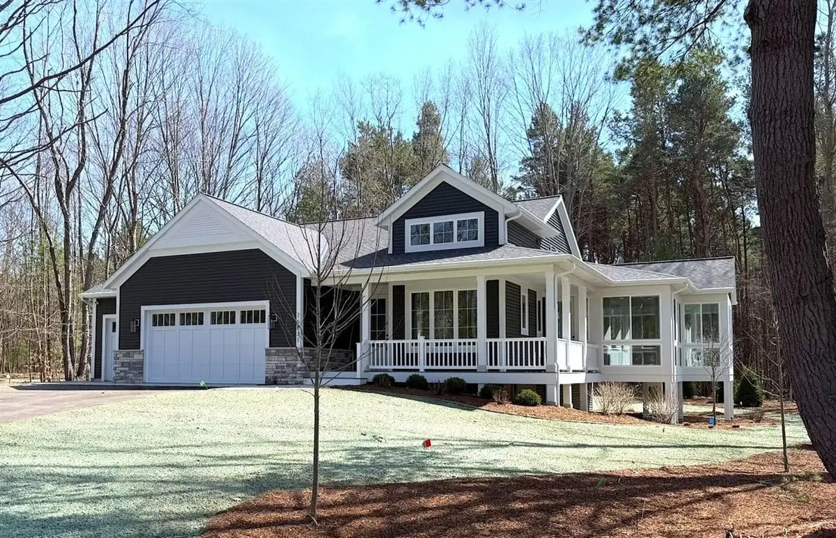 76831 Wood Crest, South Haven, MI 49090 - #1
