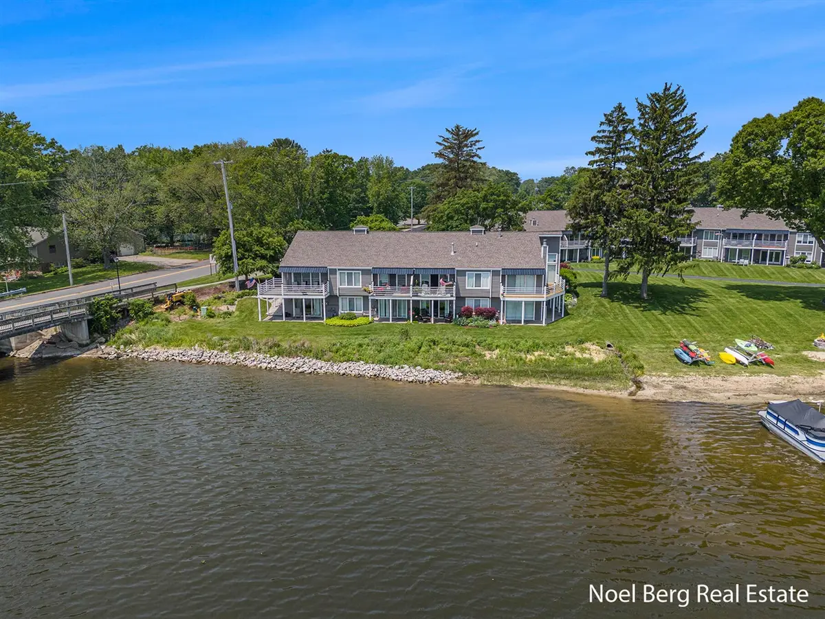 606 Edgewater, Spring Lake, MI 49456 - #1