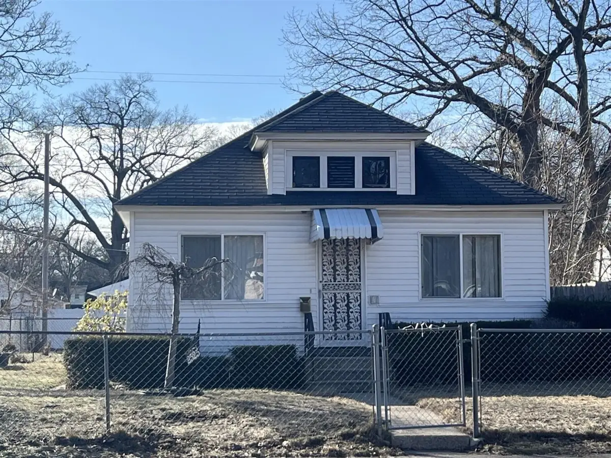 2525 & 2529 Riordan St, Muskegon Heights, MI 49444 - #1