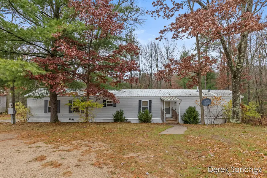 1872 E Shane, Bitely, MI 49309 - Image #2