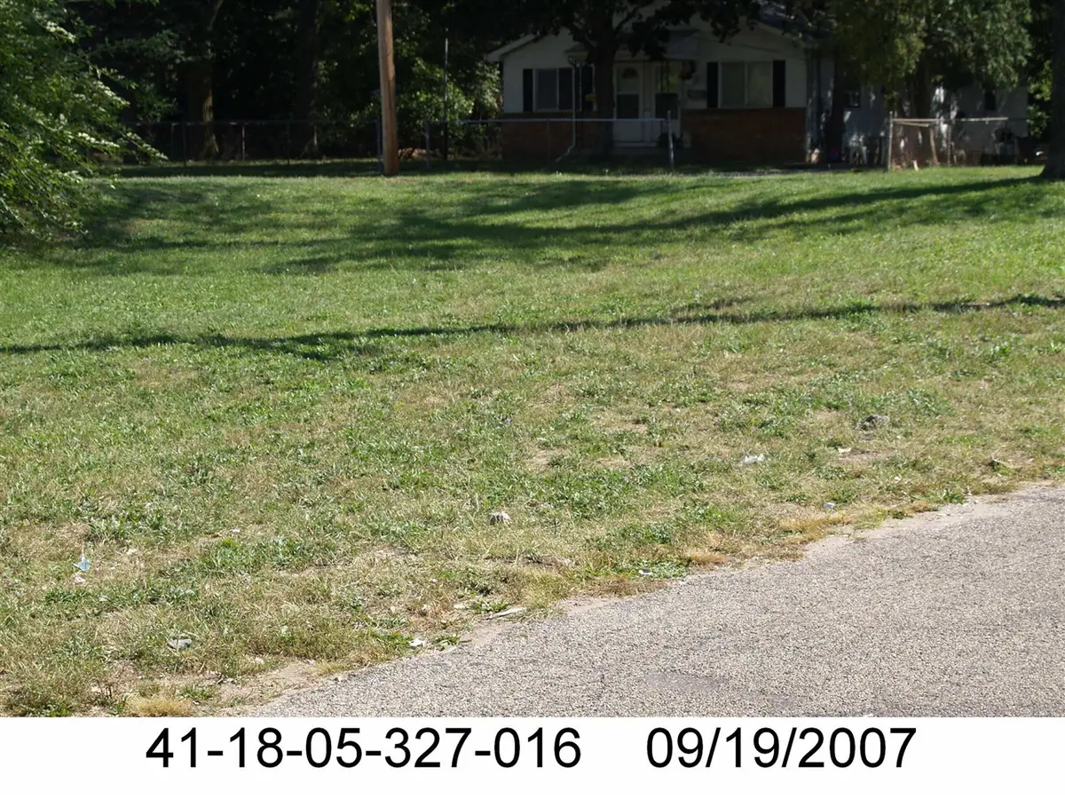 1003 SE Dickinson St, Grand Rapids, MI 49507 - #1