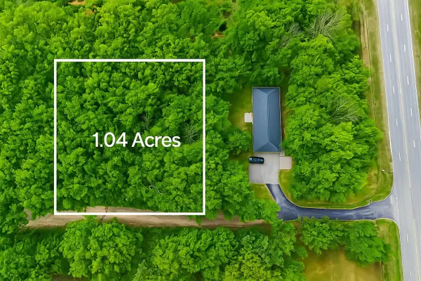 77 Landall, Ada, MI 49301