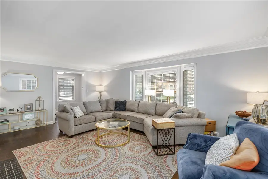 240 Mckinley, Grosse Pointe Farms, MI 48236 - Image #2