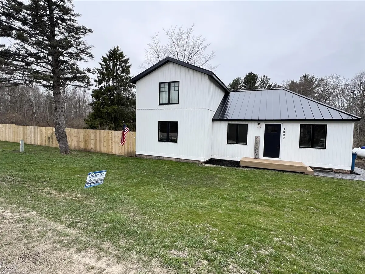 3800 Grant, Manistee, MI 49660 - #1