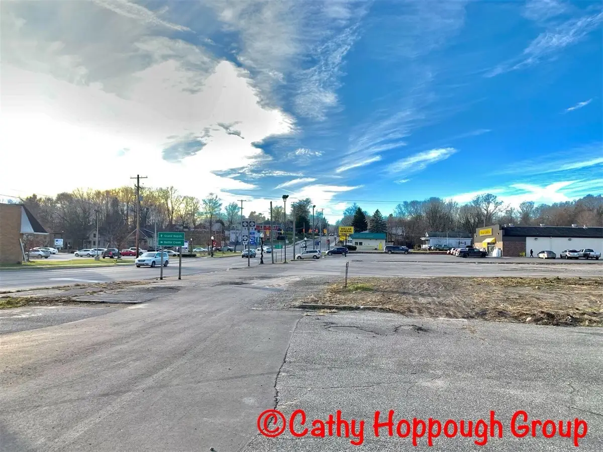 428 W Lincoln, Ionia, MI 48846 - #1