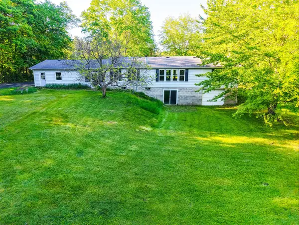 6340 Warren Woods, Three Oaks, MI 49128