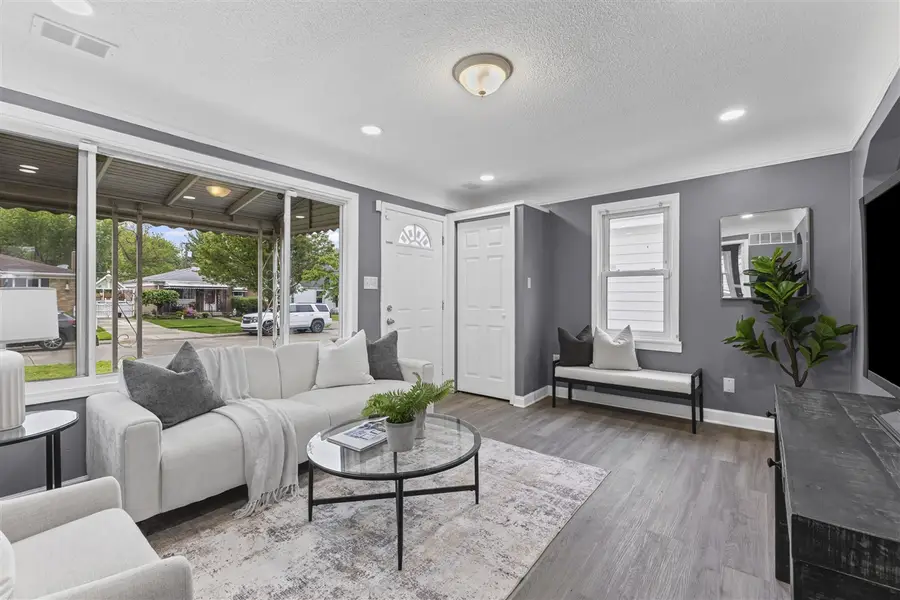 24339 Eton, Dearborn Heights, MI 48125 - #3