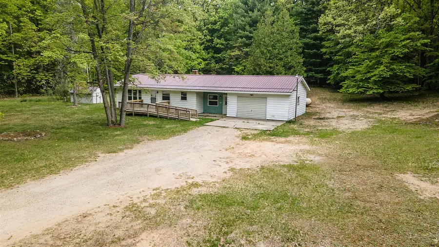 6766 E Gale, Hesperia, MI 49421 - #2