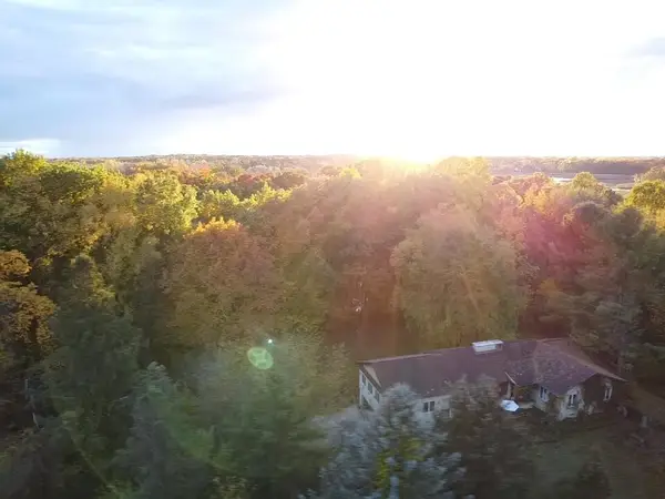 22649 N Dixboro, South Lyon, MI 48178