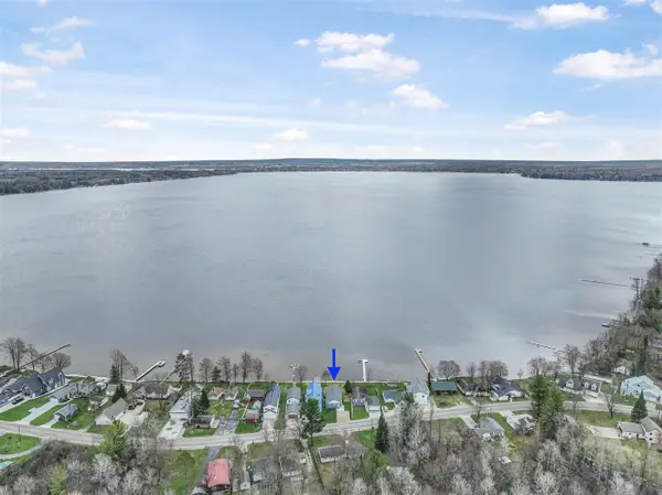 3551 W Lake Mitchell, Cadillac, MI 49601