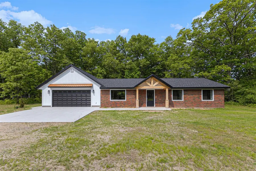 2051 Russell, Muskegon, MI 49445 - #2