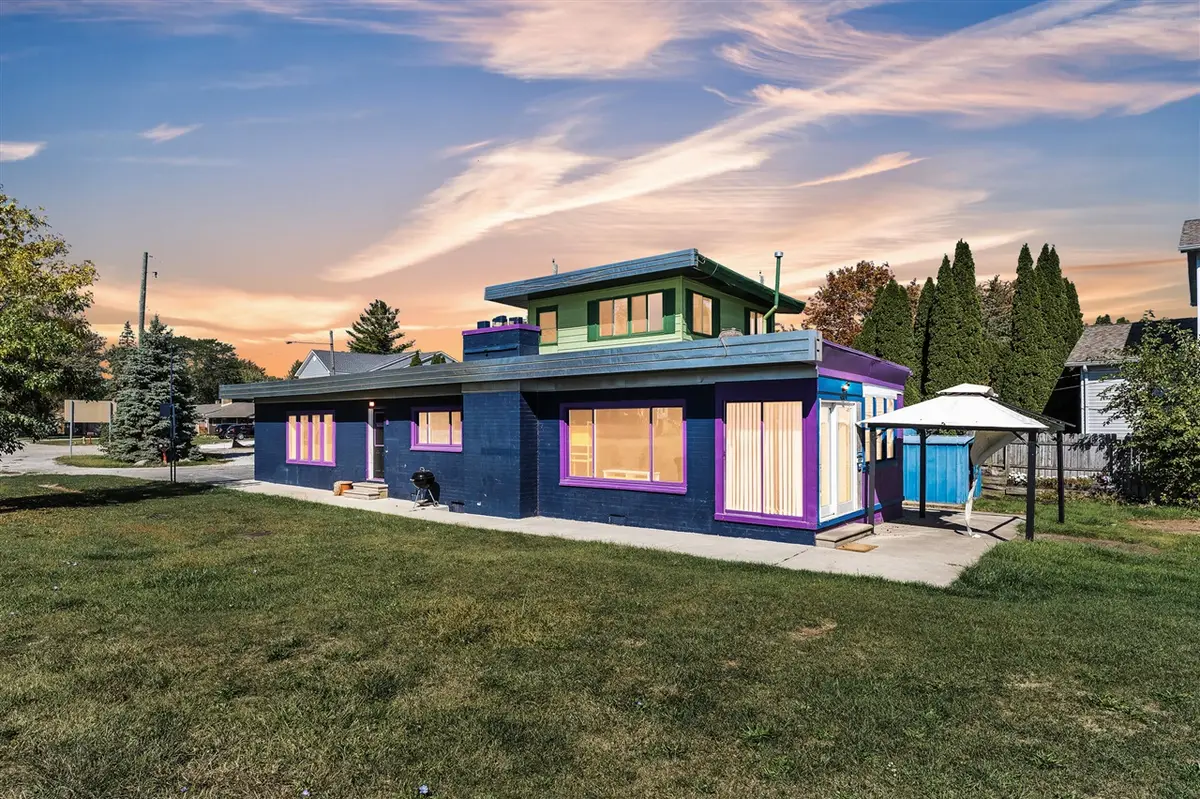 37252 Jefferson, Harrison Township, MI 48045 - Image #1