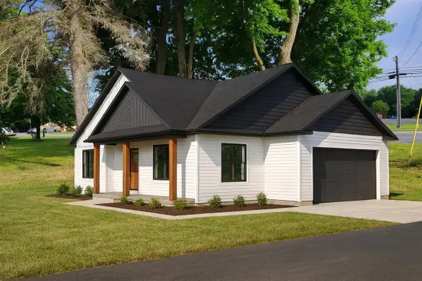 607 Shaw, Howard City, MI 49329