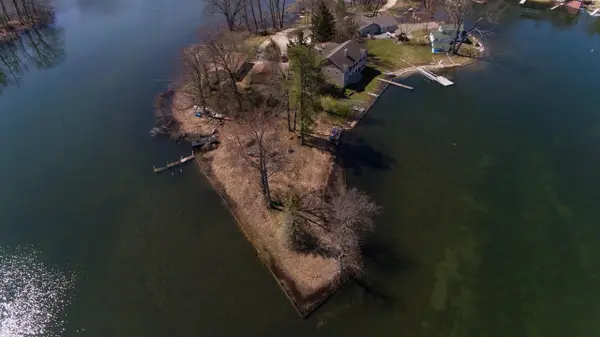 12387 Sunset Point, Plainwell, MI 49080