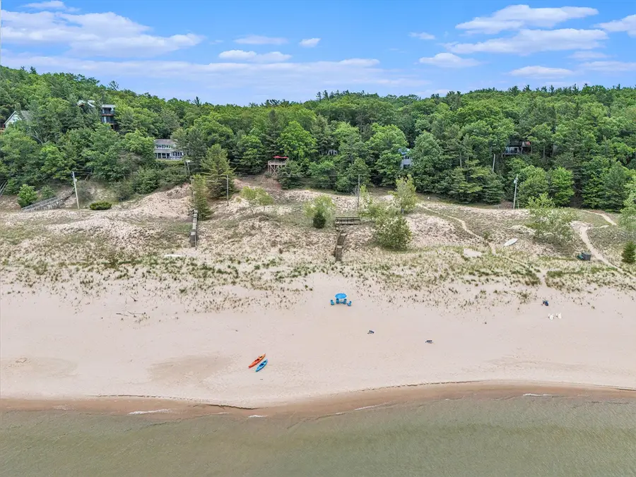 8641 N Perry, Pentwater, MI 49449 - Image #2