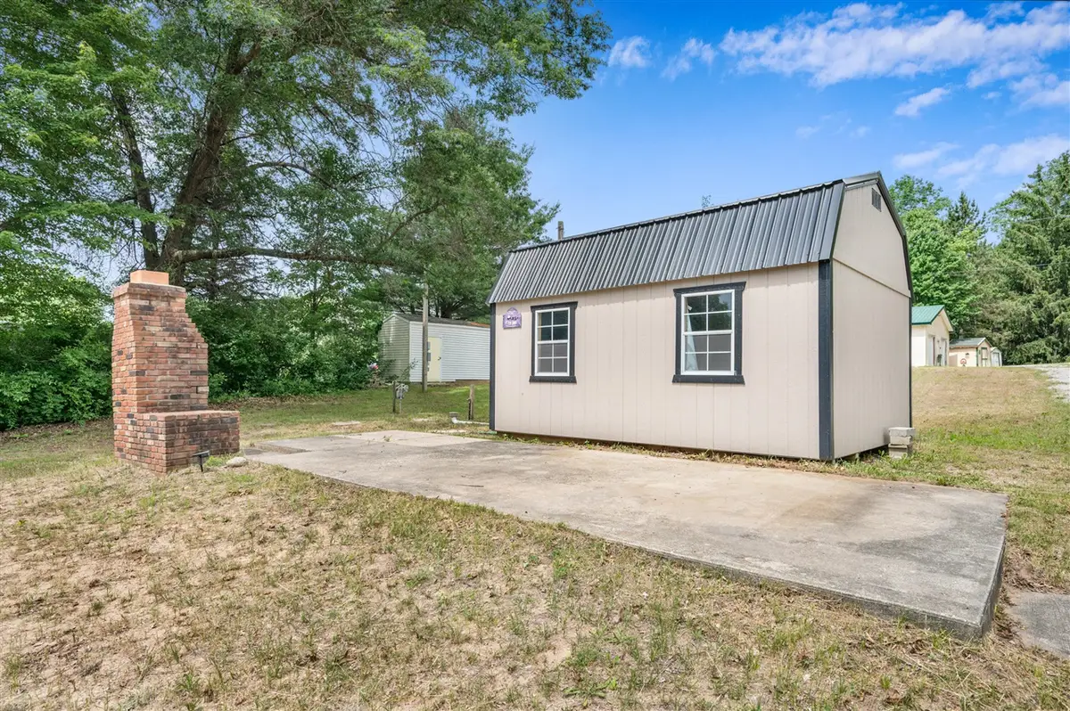 8952 Otterside Dr, Farwell, MI 48622 - #1