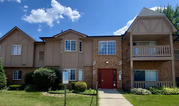 30566 Oakridge Manor #24, Roseville, MI 48066