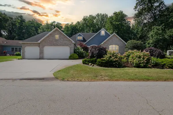 24029 South Shore, Edwardsburg, MI 49112