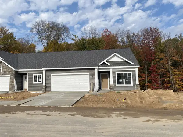 2823 W Cobblestone #12, Kentwood, MI 49512