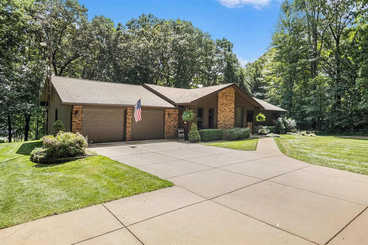 106 Chapin Lake, Marshall, MI 49068 - Image #1