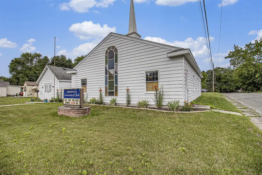814 E Coffren, Greenville, MI 48838 - Image #2