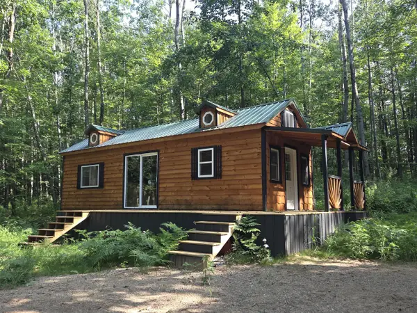 9843 W Blanchard, Blanchard, MI 49310